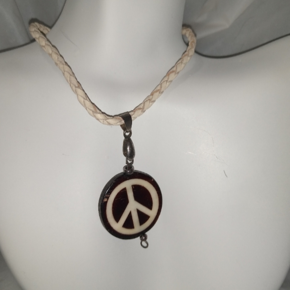 Hand Crafted Peace Symbol Necklace Casual Jewelry Bohemian Hippie Brown White